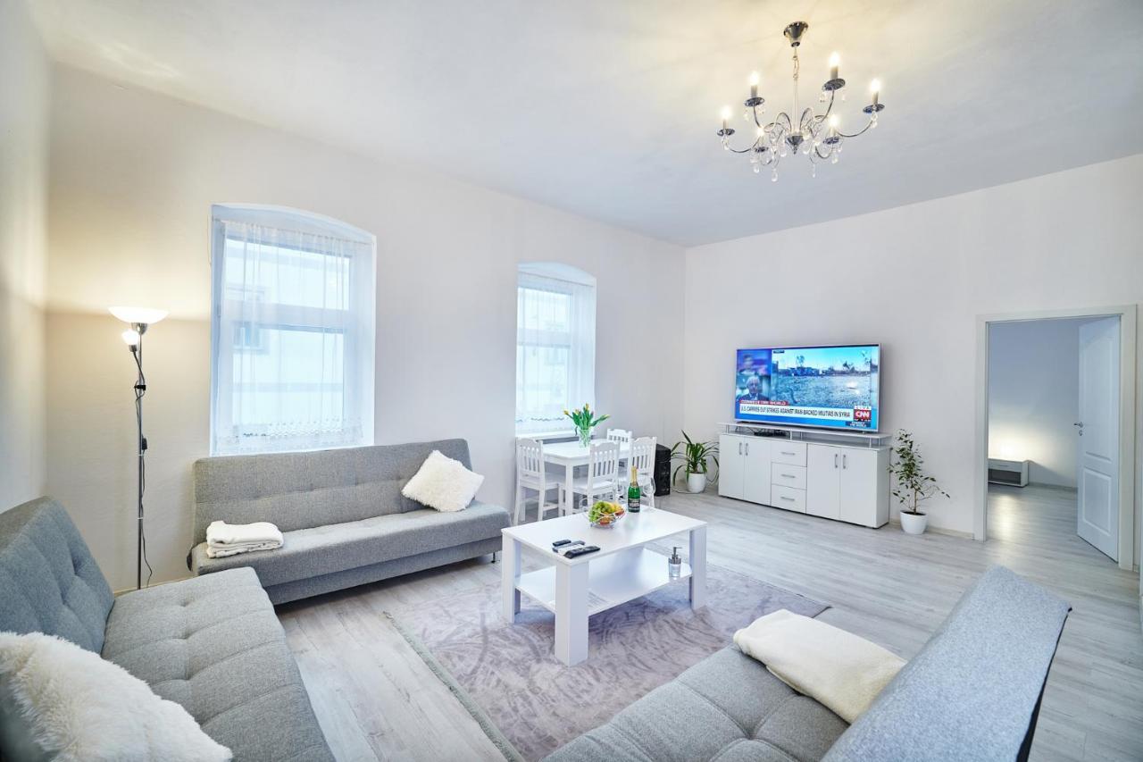 Apartman Bb Centrum Banska Bystrica Ngoại thất bức ảnh